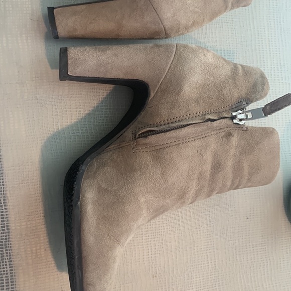 Sam Edelman nude suede bootie in size 4 - Picture 4 of 6